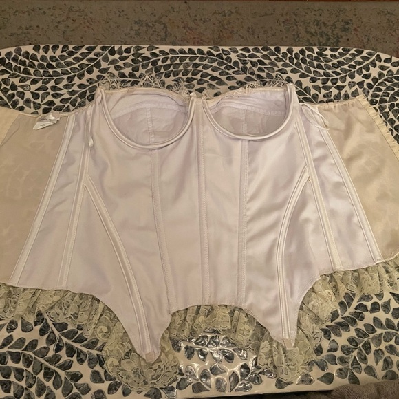 Strapless Bustier Corset - Picture 3 of 15